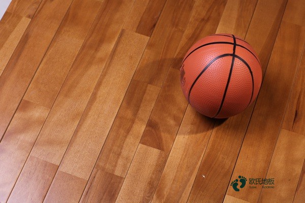 吉林市一个室内篮球场要多少钱