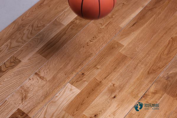 篮球场木地板出现变形原因是什么