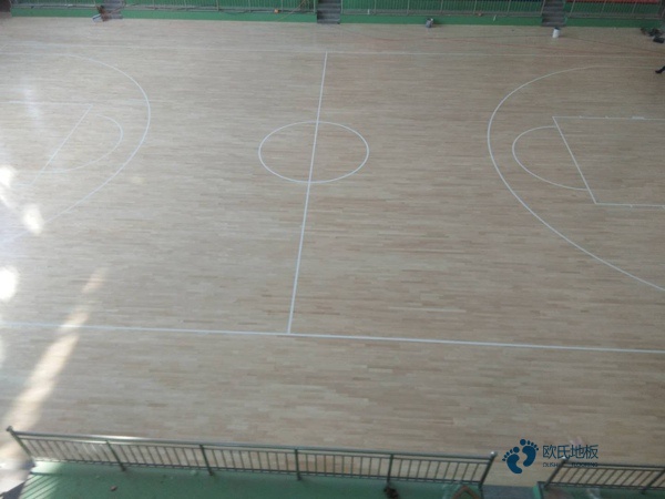 大型篮球场木地板什么牌子好