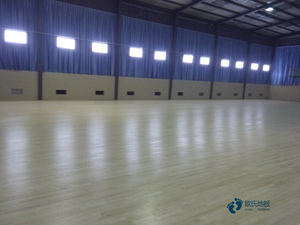 体育馆木地板面板和毛地板的标准是什么？