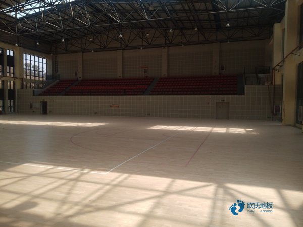 南京枫木篮球场地板多少钱