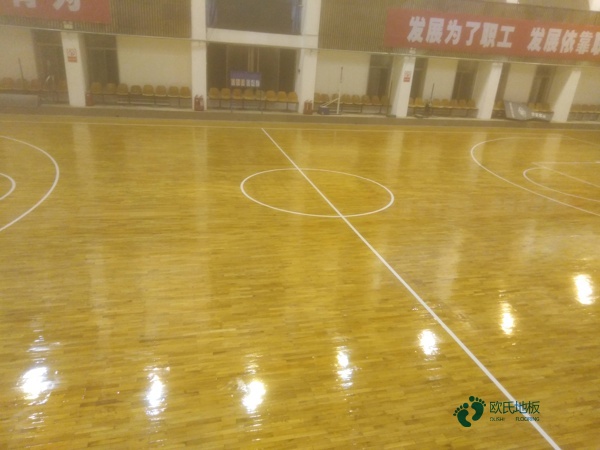 学校篮球地板多少钱一平米