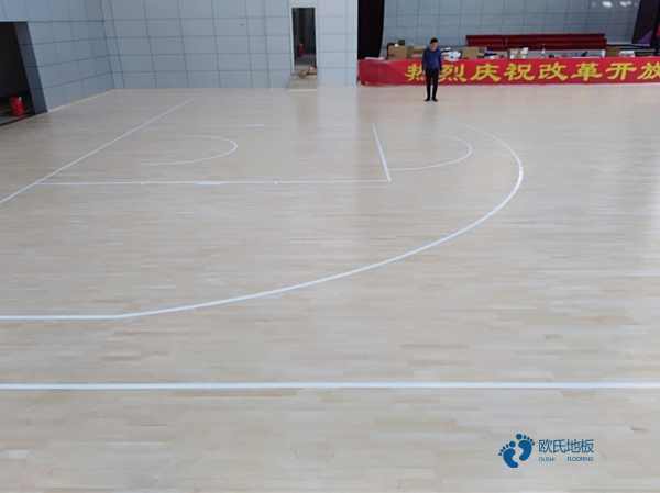 成都柞木篮球场地板施工技术