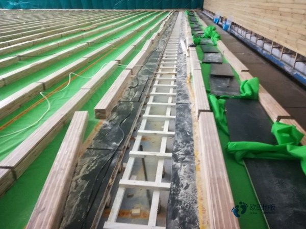指接板排球馆木地板怎么翻新？