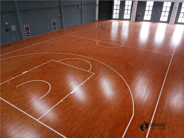 那里有篮球运动木地板特性