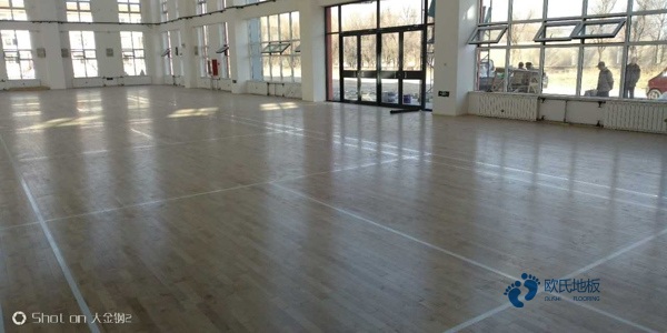 学校篮球实木运动地板施工方案