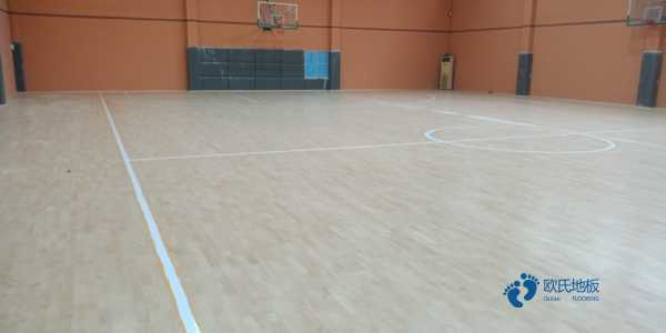 普通运动场地木地板施工步骤