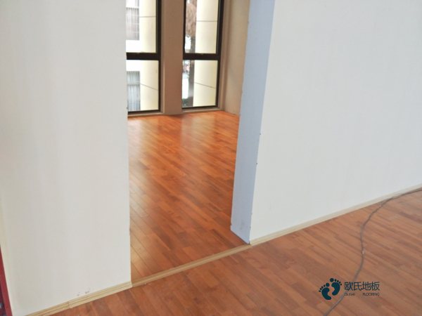 松木籃球館地板保養知識