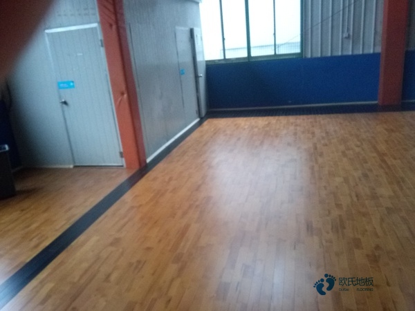 大型篮球地板施工工艺