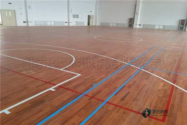 海口枫木篮球场地板厂