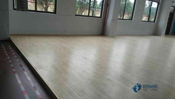 校园运动场地板安装公司