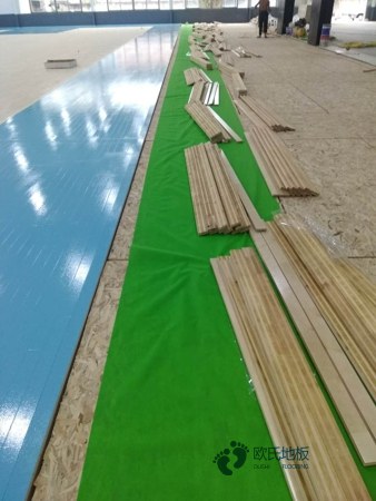 用哪种篮球体育木地板厂家报价