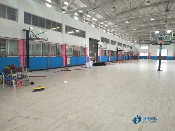 不錯體育場地板施工隊