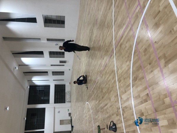 行业篮球体育木地板安装公司