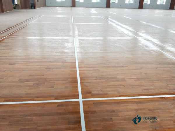 行业运动体育木地板安装公司