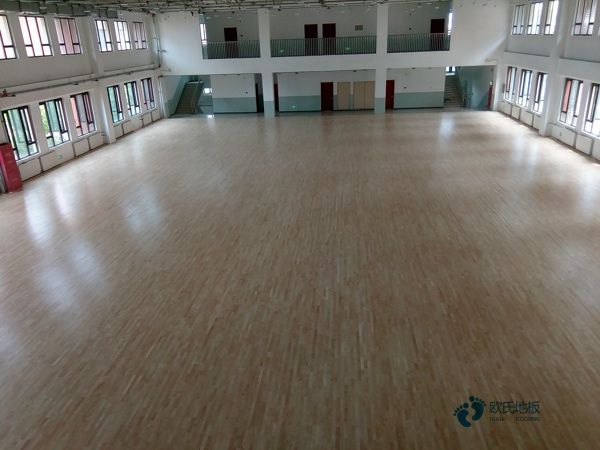 行业运动篮球木地板安装公司