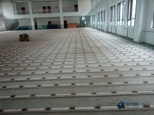 行业运动馆木地板安装公司