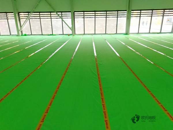 体育木地板专用防滑油漆3
