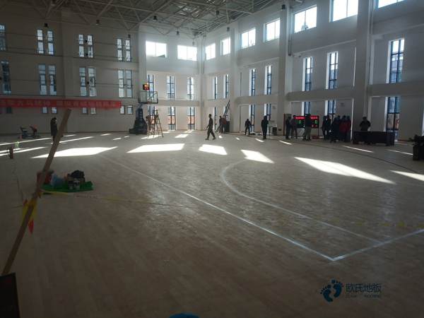 高端篮球场馆地板安装公司