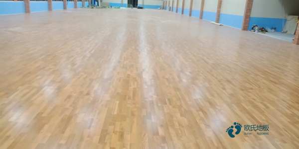杭州硬木企口体育场地板怎么安装