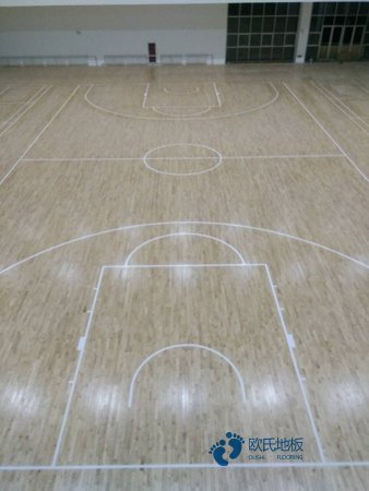单龙骨篮球运动木地板保养方法