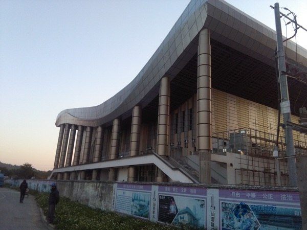 定制体育地板多钱一平