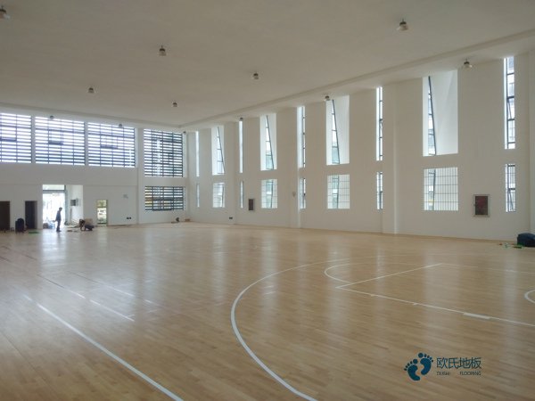 雙龍骨籃球體育木地板保養(yǎng)