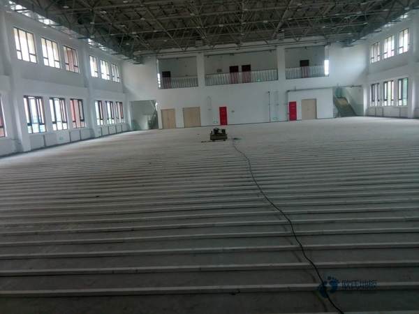 学校体育地板图片