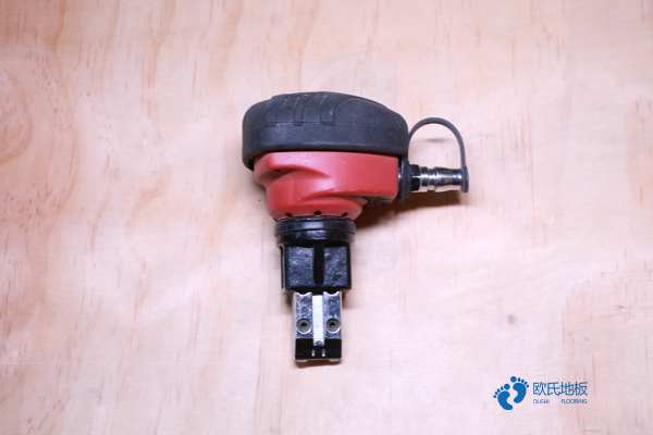 22mm厚体育场地板牌子3