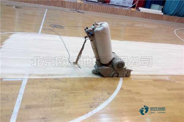 学校篮球场地地板木纹