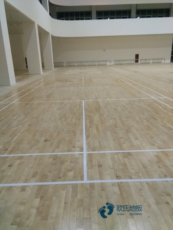 学校篮球场地板施工