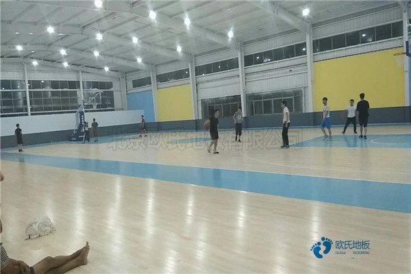 学校篮球场地板施工工艺