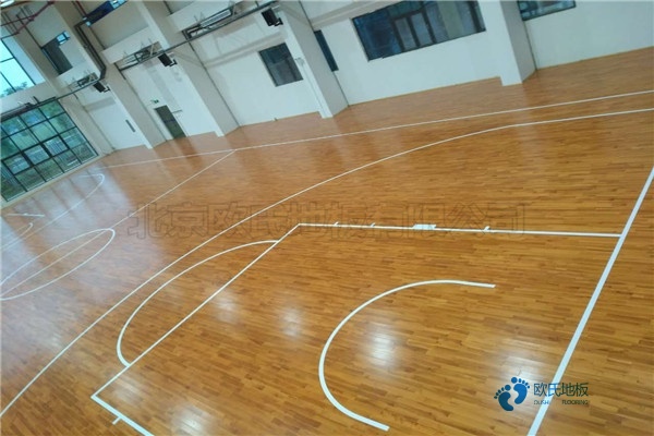 学校篮球场地板能用多少年