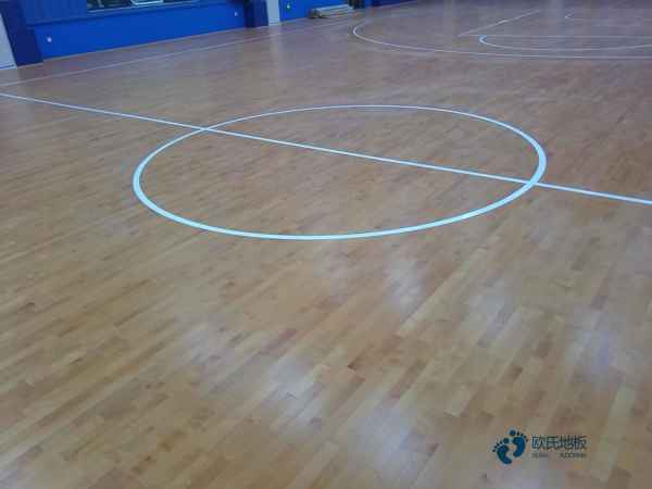 学校篮球场馆木地板承载力