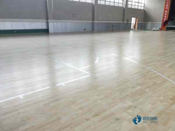 學(xué)校籃球館地板選哪家
