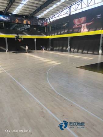 學校籃球館地板防護
