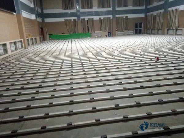 学校运动场地地板施工单位