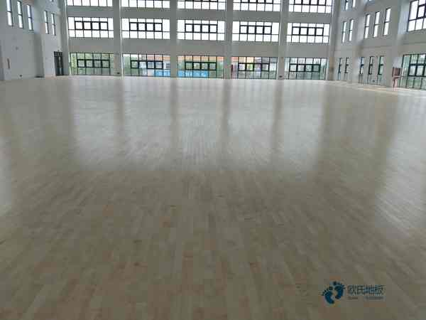 学校运动场馆地板施工流程