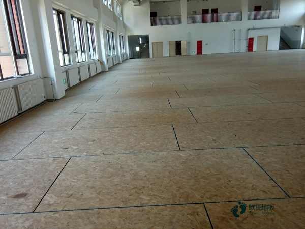 枫木篮球场木地板安装