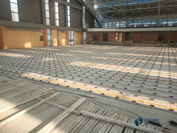 25厚篮球场地地板安装公司