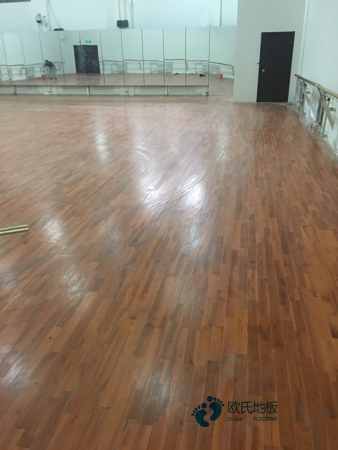 專用籃球場地地板廠家報價