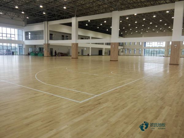 中等運動場地地板安裝公司