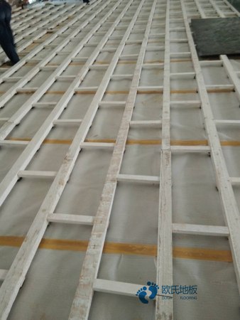 主辅龙骨篮球场馆地板厂家报价