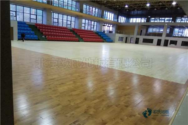 优惠的体育地板安装公司