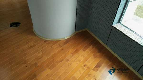 优惠的篮球场馆地板安装公司