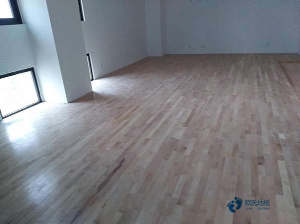 体育篮球木地板造价2