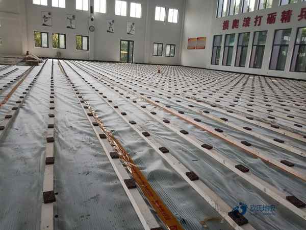较好的篮球场地木地板施工流程