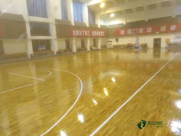 较好的运动场地地板施工团队