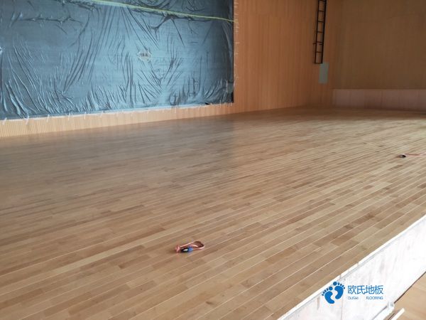 实木体育运动地板清洁保养