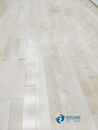 实木篮球体育木地板保养